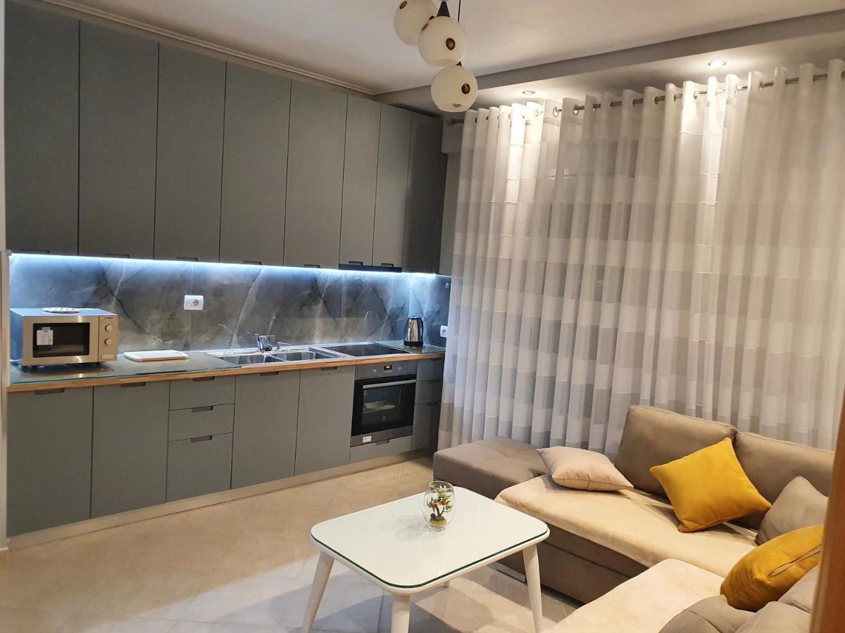Queen Isabella Premium Hotell Vlorë Eksteriør bilde